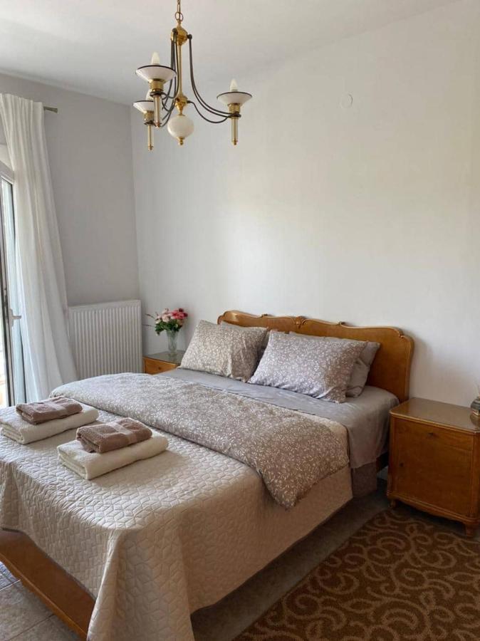 Polys Apartment And Paraskevi Studio With View 普托莱迈达 外观 照片