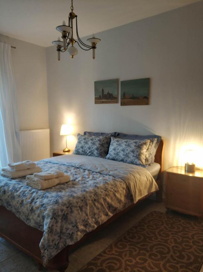 Polys Apartment And Paraskevi Studio With View 普托莱迈达 外观 照片