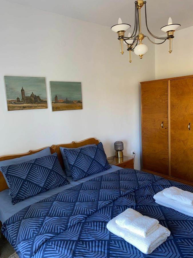 Polys Apartment And Paraskevi Studio With View 普托莱迈达 外观 照片