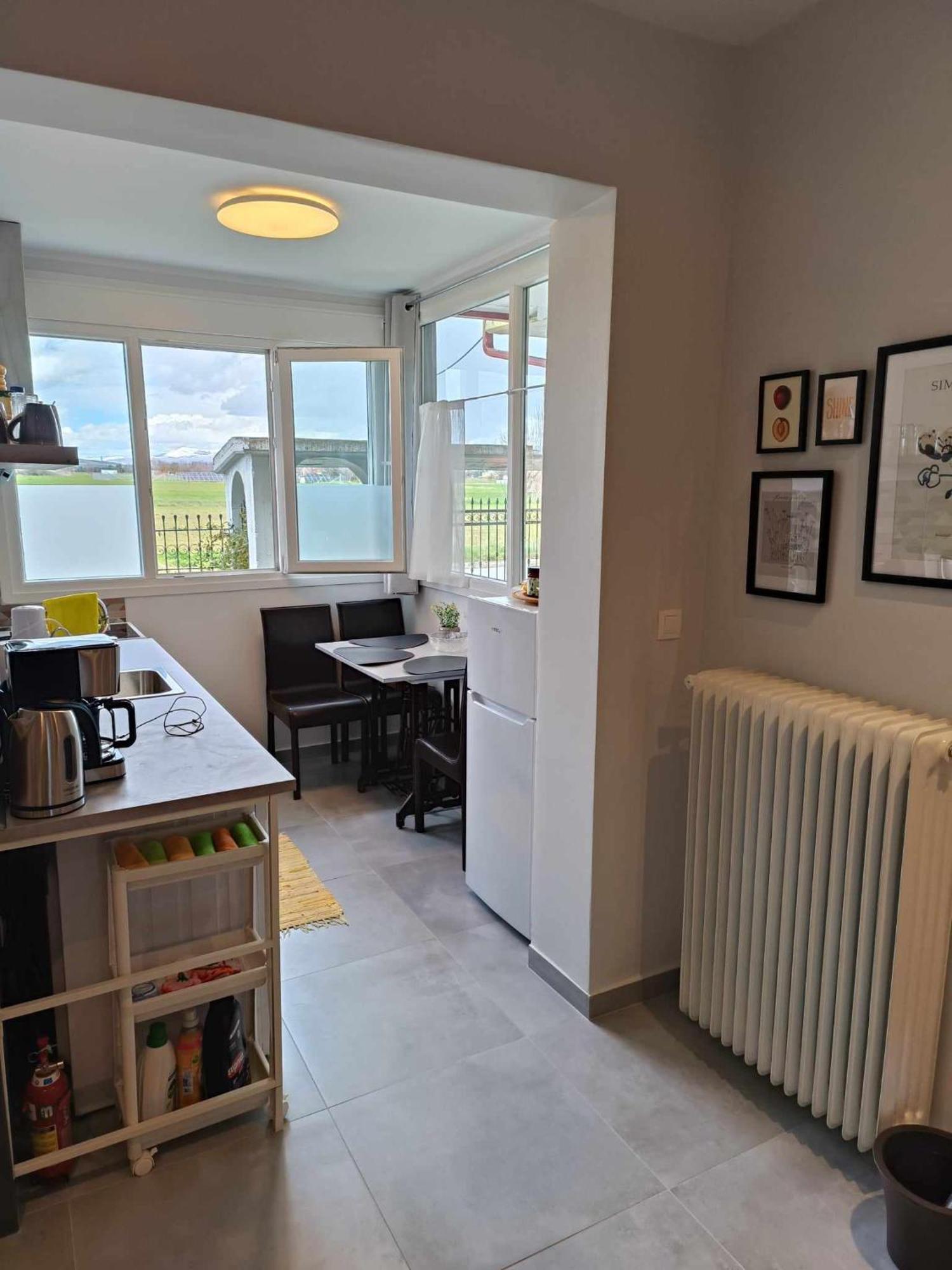 Polys Apartment And Paraskevi Studio With View 普托莱迈达 外观 照片