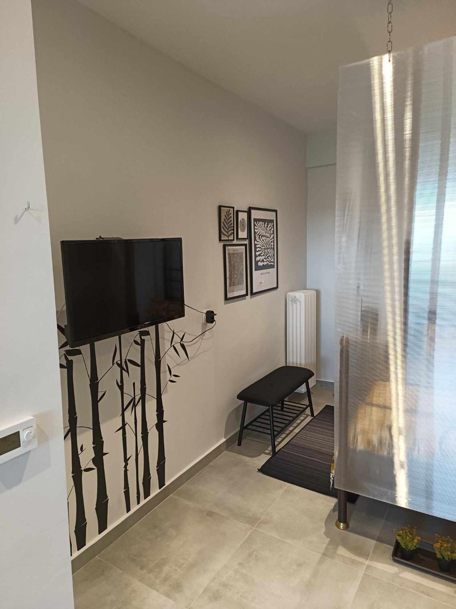 Polys Apartment And Paraskevi Studio With View 普托莱迈达 外观 照片