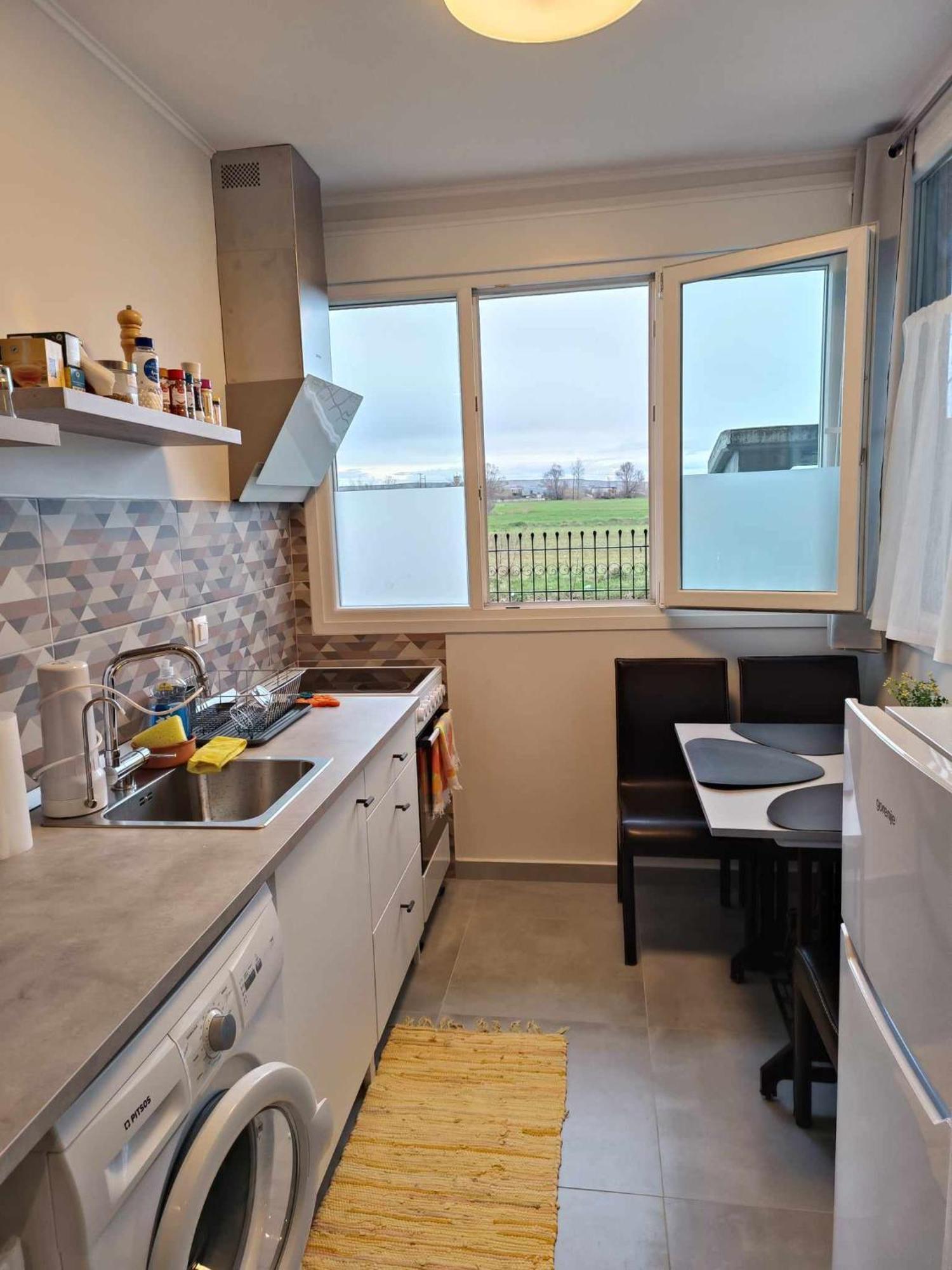 Polys Apartment And Paraskevi Studio With View 普托莱迈达 外观 照片